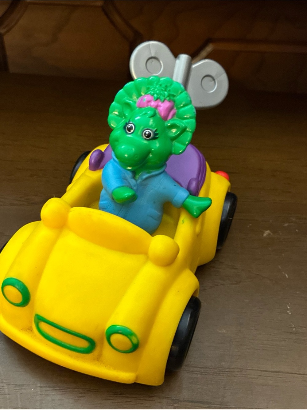 Barney The Purple Dinosaur 1994 Baby Bop Yellow Wind Up Car Toy Vintage WORKS